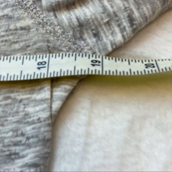 Marmot Gray Hooded Light Weight Pullover Top Size Medium - Picture 8 of 10